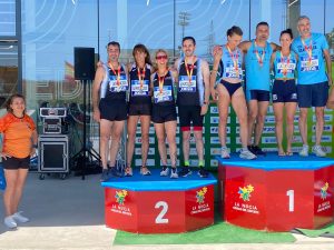 Relevo 4x400 Mixto-40 (Nuria Grijalba, Marina De Benito, Daniel Belmonte y José Luis Regidor)
