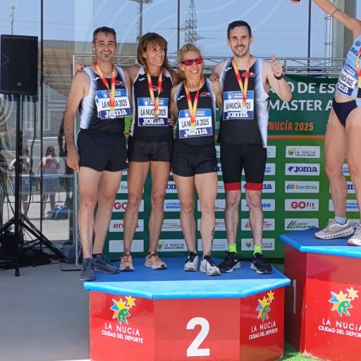 Relevo 4x400 Mixto-40 (Nuria Grijalba, Marina De Benito, Daniel Belmonte y José Luis Regidor)